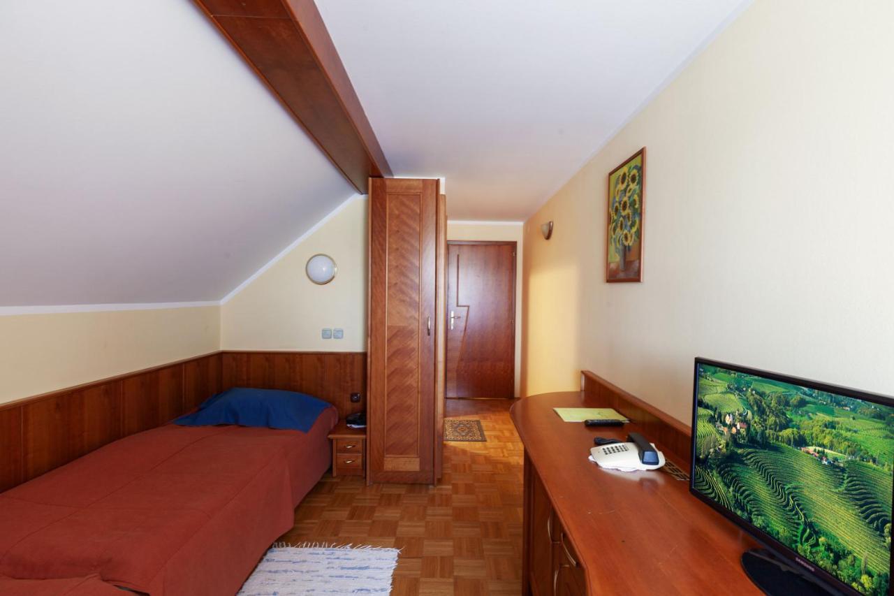 Hotel Gostisce Prosnik Ormoz Exterior foto